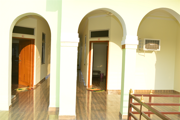 deluxe room stay in saini guest house ranthambore